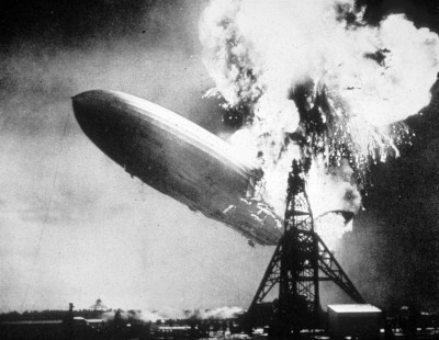 dirigeable Hindenburg en feu